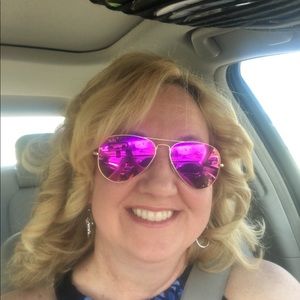 Meet your Posher, Deanna